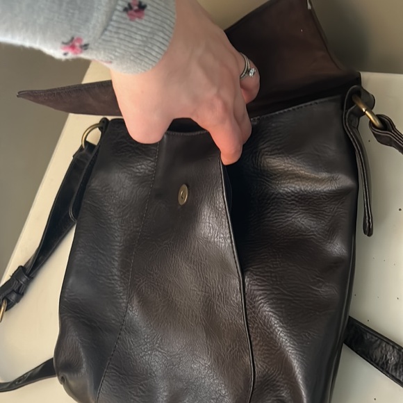 Like new dark Brown Matt & Nat crossbody - Picture 5 of 6